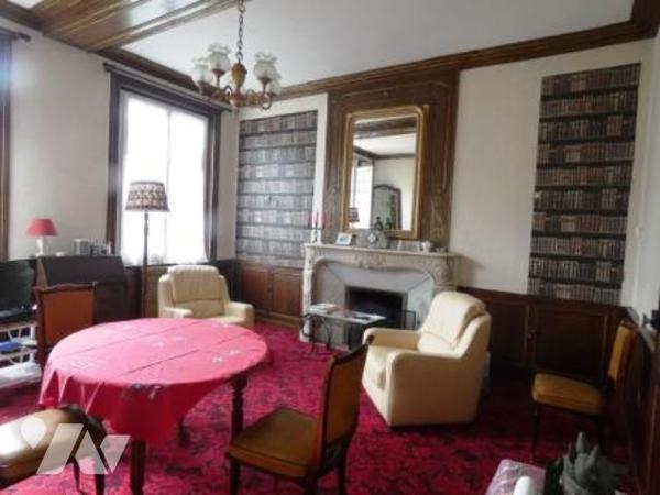 ORBEC. PROPRIETE de CARACTERE au coeur de la ville