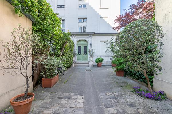 Loft lumineux au calme sur cour