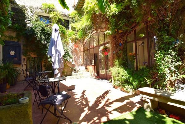 CENTRE DE MARSILLARGUES (34) /PROPRIETE DE CHARME DE 360 M² AVEC PATIO ET PISCINE