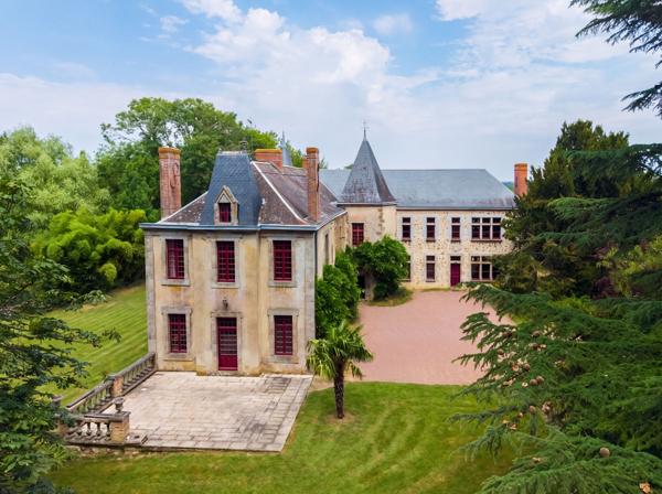 Chateau à vendre à Geay (79330) - Deux-Sèvres