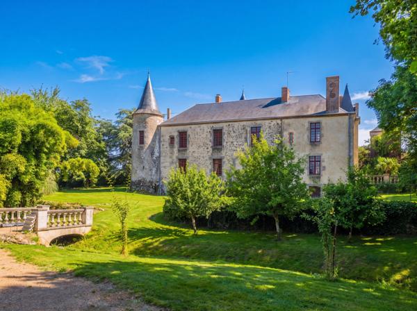 Chateau à vendre à Geay (79330) - Deux-Sèvres