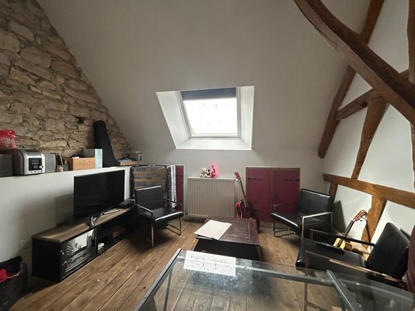 Longère de caractère à Saint-germain-du-plain de 195 m² avec grand terrain