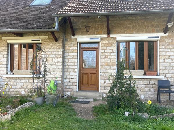 Longère de caractère à Saint-germain-du-plain de 195 m² avec grand terrain