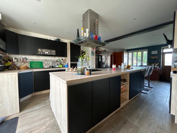 Longère de caractère à Saint-germain-du-plain de 195 m² avec grand terrain