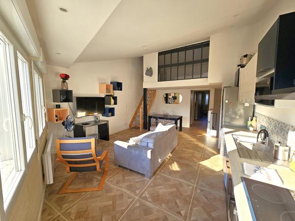 BORDEAUX CENTRE : APPARTEMENT T4
