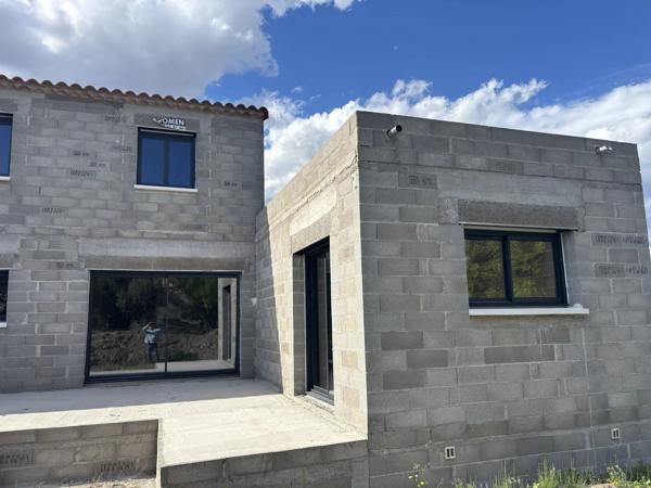 Vente                                                      Maison
                        
                     4 pièces                      123 m2                     à Sorgues