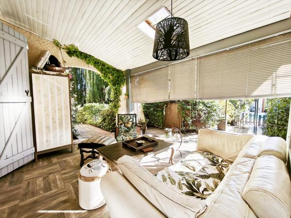 Maison T7 de caractère avec piscine et pool house