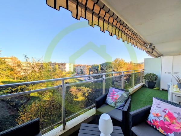 Appartement à MANDELIEU LA NAPOULE (06210)