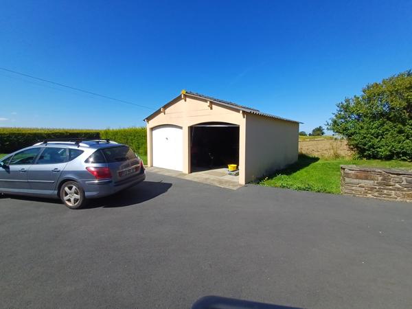 Saint-Jean-du-Doigt (29630) St Jean du Doigt, propriété comprenant deux maisons, double garage et atelier sur 1986 m2 de terrain.