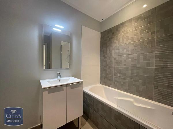 Appartement à louer 3 pièces 56.5m² Narbonne (11100)