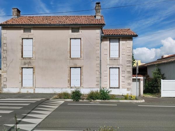 AUTHENTIQUE MAISON DE VILLE EN PIERRE : CHARME, VOLUMES ET POTENTIEL UNIQUE !