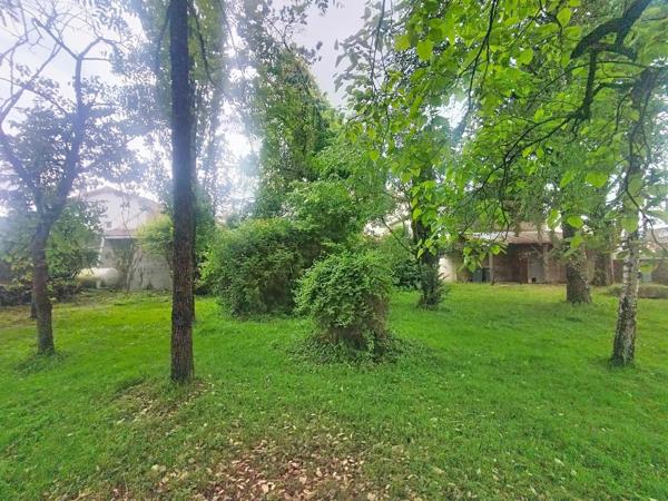 AUTHENTIQUE MAISON DE VILLE EN PIERRE : CHARME, VOLUMES ET POTENTIEL UNIQUE !
