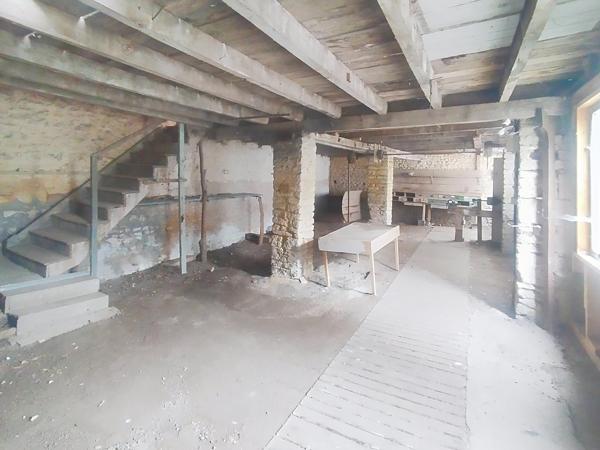 AUTHENTIQUE MAISON DE VILLE EN PIERRE : CHARME, VOLUMES ET POTENTIEL UNIQUE !