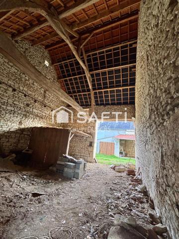 Maison et grange à réhabiliter.