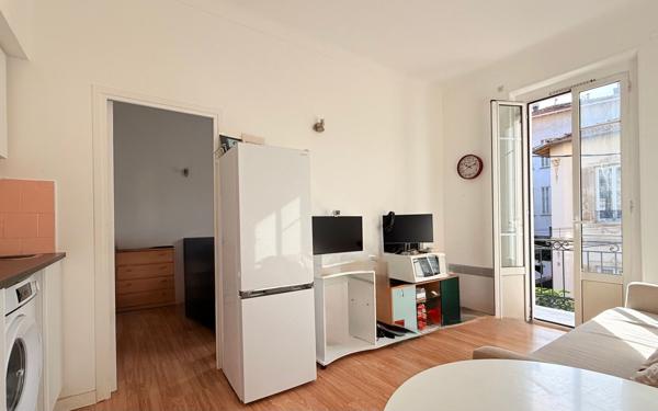 Appartement à vendre    2 pièces • 25,02 m2 Nice