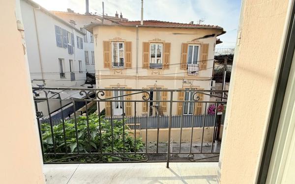 Appartement à vendre    2 pièces • 25,02 m2 Nice
