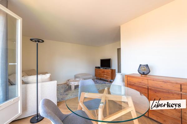 Quartier Vaugirard - 2 pièces avec balcon vue Tour Eiffel et Box 