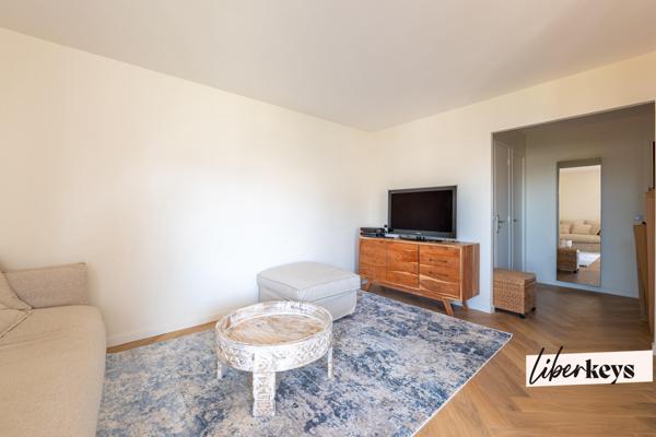 Quartier Vaugirard - 2 pièces avec balcon vue Tour Eiffel et Box 