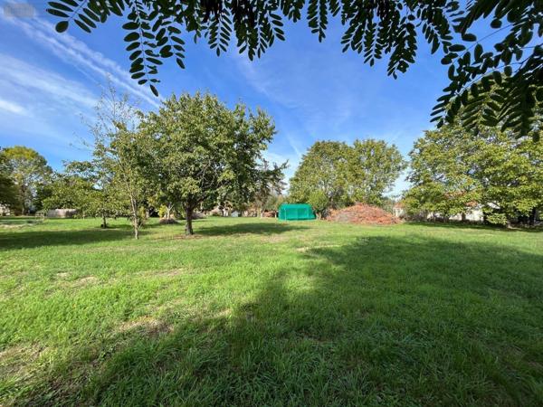 Terrain à Batir à vendre à Ardentes dans l'Indre (36120), ref : JA/655   
Les loges de Dressais