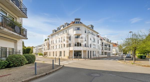 Appartement Montigny Le Bretonneux. Le village Appartement 70 m²,  3 pièces Double place de parking