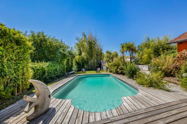 Maison
         10 pièces
        - 235 m² Bien prestige