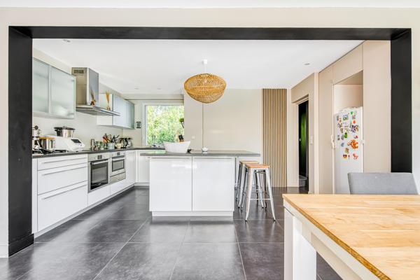 Maison
         10 pièces
        - 235 m² Bien prestige