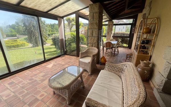 Maison à vendre    5 pièces •  Cognac-la-Forêt