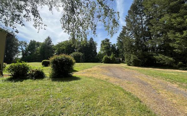 Maison à vendre    5 pièces •  Cognac-la-Forêt
