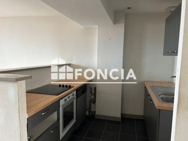 Location Appartement 4 pièces 79.8 m² - 29 RUE ROYET Saint-etienne 42000