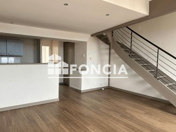 Location Appartement 4 pièces 79.8 m² - 29 RUE ROYET Saint-etienne 42000