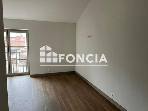 Location Appartement 4 pièces 79.8 m² - 29 RUE ROYET Saint-etienne 42000