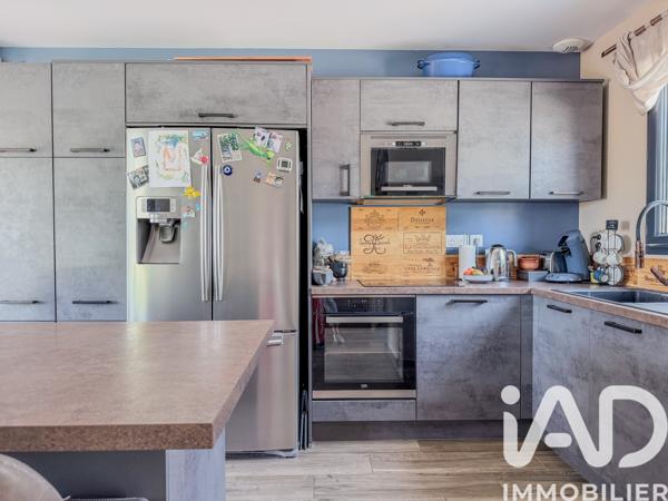 Maison à vendre 4 pièces 87 m² Cuers