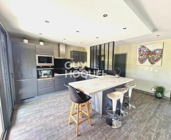 Maison familiale à vendre de 5 pièces 4 chambres