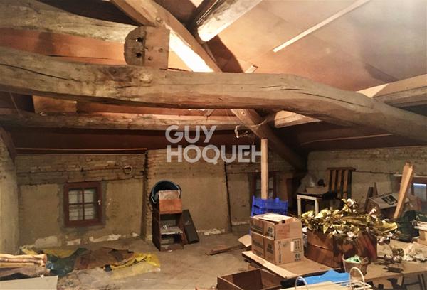 Maison sur 2000 m² A RENOVER