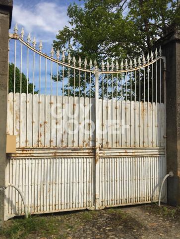 Maison sur 2000 m² A RENOVER