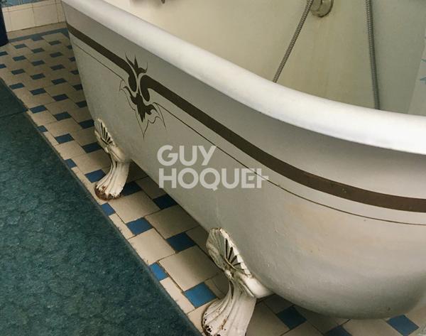 Maison sur 2000 m² A RENOVER