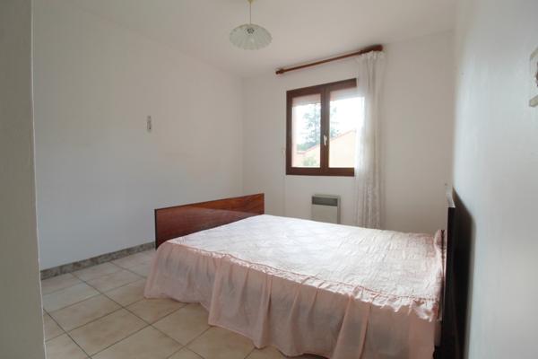 Villa plain pied avec jardin plus garage.