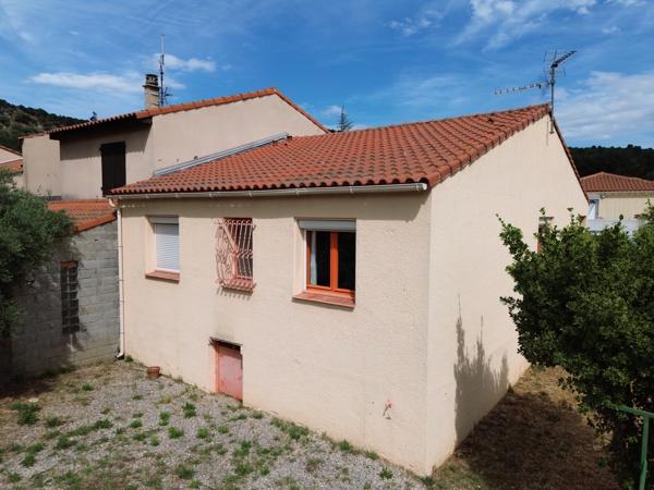 Villa plain pied avec jardin plus garage.