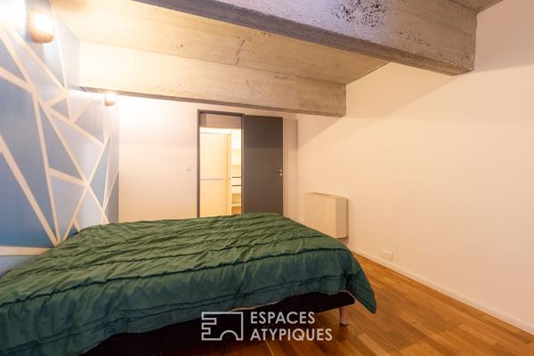 Loft aux volumes spectaculaires et lumière omniprésente