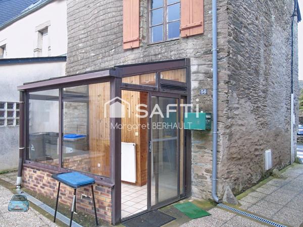 À RÉNOVER – MAISON DE VILLE  – QUERQUEVILLE BOURG  Idéal investisseur ou premier achat :