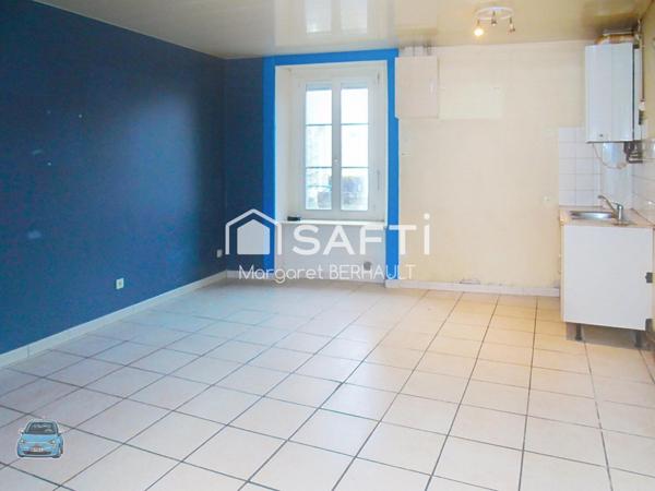 À RÉNOVER – MAISON DE VILLE  – QUERQUEVILLE BOURG  Idéal investisseur ou premier achat :