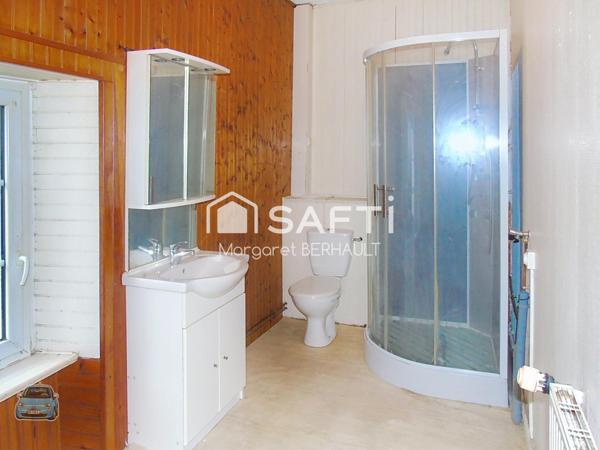 À RÉNOVER – MAISON DE VILLE  – QUERQUEVILLE BOURG  Idéal investisseur ou premier achat :