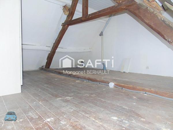 À RÉNOVER – MAISON DE VILLE  – QUERQUEVILLE BOURG  Idéal investisseur ou premier achat :