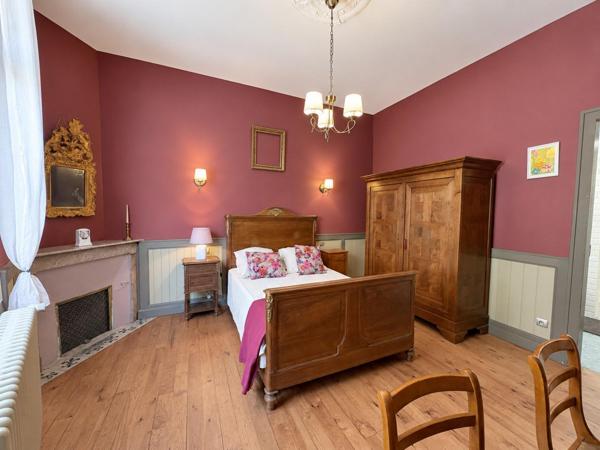 Maison de caractère de 337 m² – 10 pièces, 7 chambres et jardin