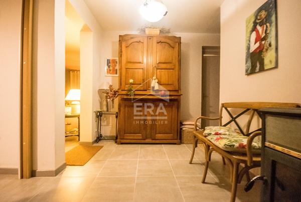 Immeuble Poisy 9 pièce(s) 230.76 m2