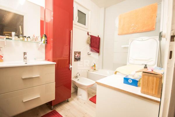 Immeuble Poisy 9 pièce(s) 230.76 m2