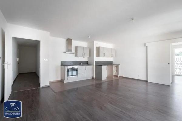Appartement à louer 4 pièces 84.15m² Tours (37200)