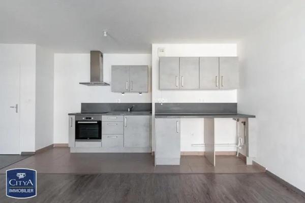 Appartement à louer 4 pièces 84.15m² Tours (37200)