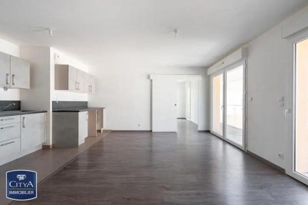 Appartement à louer 4 pièces 84.15m² Tours (37200)