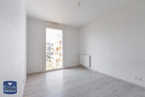 Appartement à louer 4 pièces 84.15m² Tours (37200)